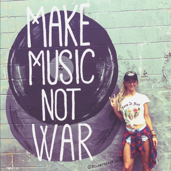 Meet your Posher, Lindsey - Picture 5 of 5